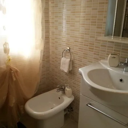 Nice Studio Apartment גיארדיני נאקסוס